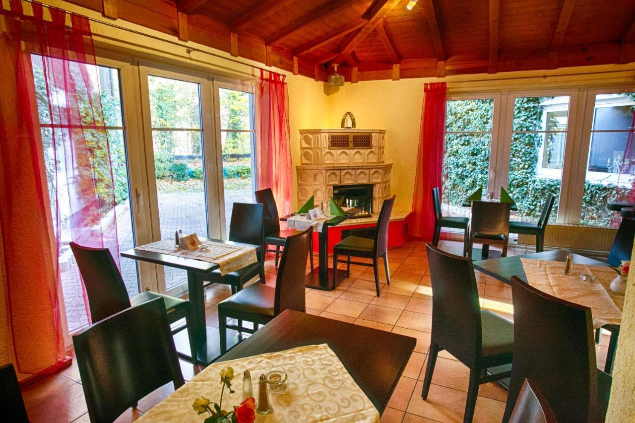 Hotel Rosengarten Leipzig-Naunhof Extérieur photo